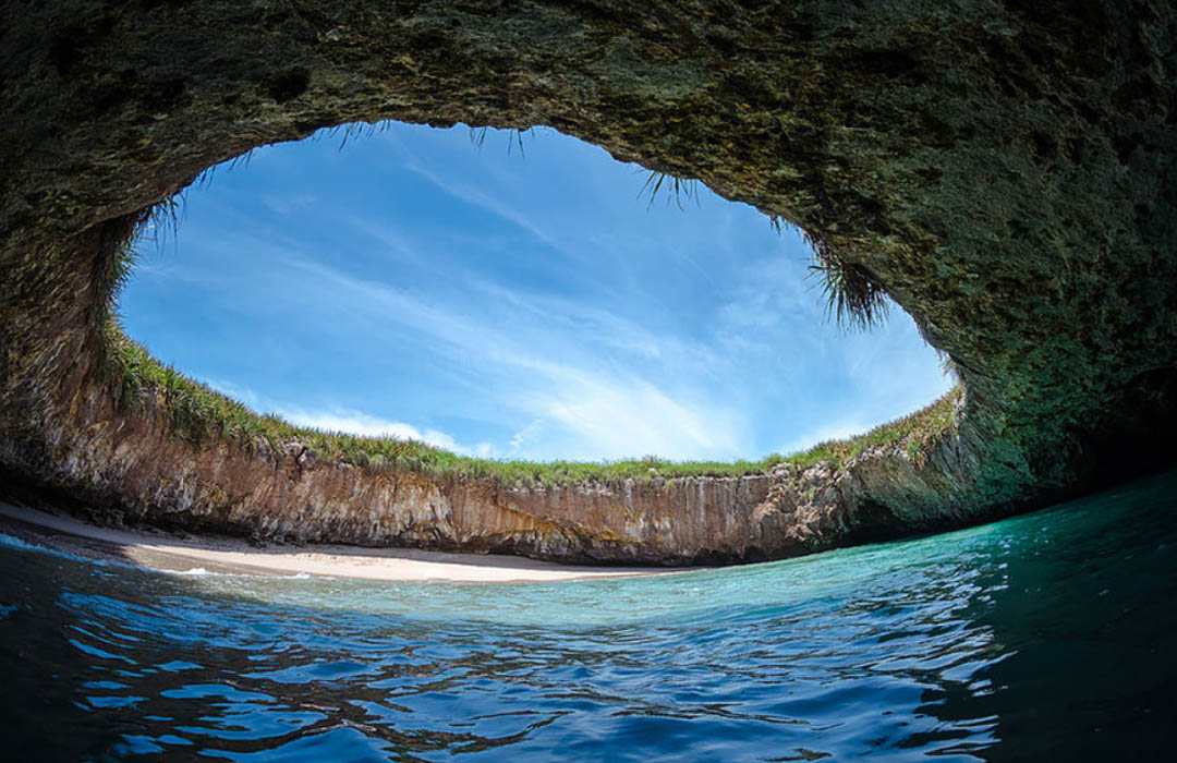 hidden beach marieta-1552650821.jpg